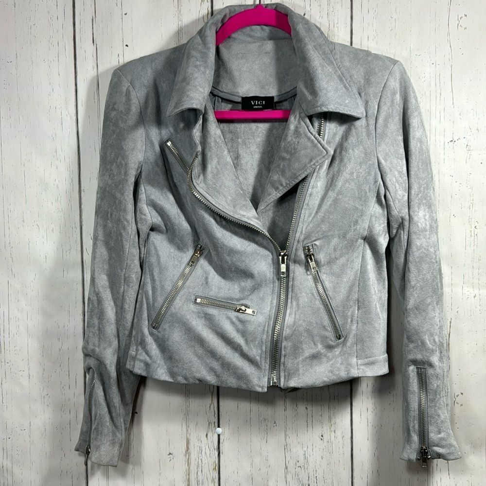 VICI Gray Faux Suede Moto Jacket Cropped Biker Chic Cozy
Casual Asymmetrical